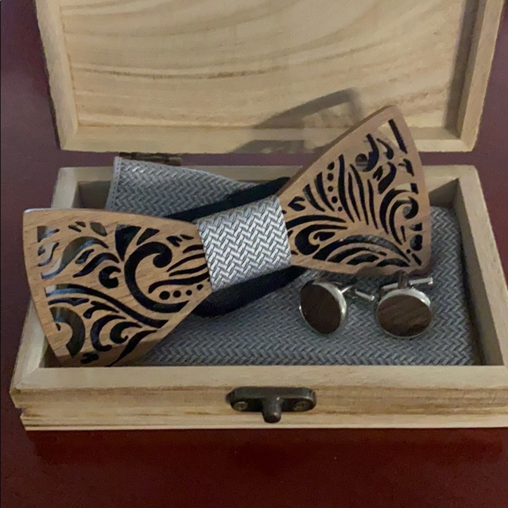 Wooden Bow tie Holiday collection
